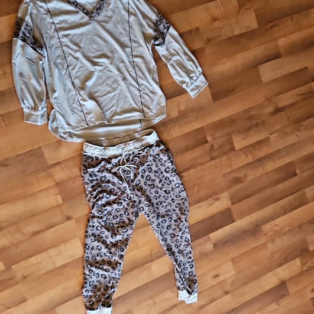 Comfy Pjs/lounge set